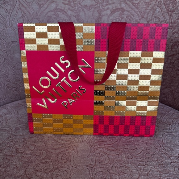 Louis Vuitton Red and Gold Holiday Shopping Bag - Picture 3 of 11